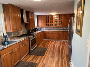 Bear Mountain View 4BR Home- 25 Min Outside City-Superhost abnb 5 star property